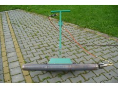 Infravoz&iacute;k na  lepen&iacute; asfaltov&yacute;ch p&aacute;sů